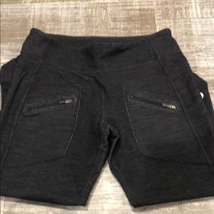 Lululemon athletic leggings. Awesome detail!!